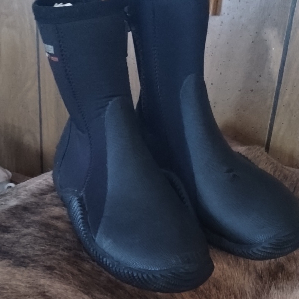 Black Ankle Snorkeling Boots for Women